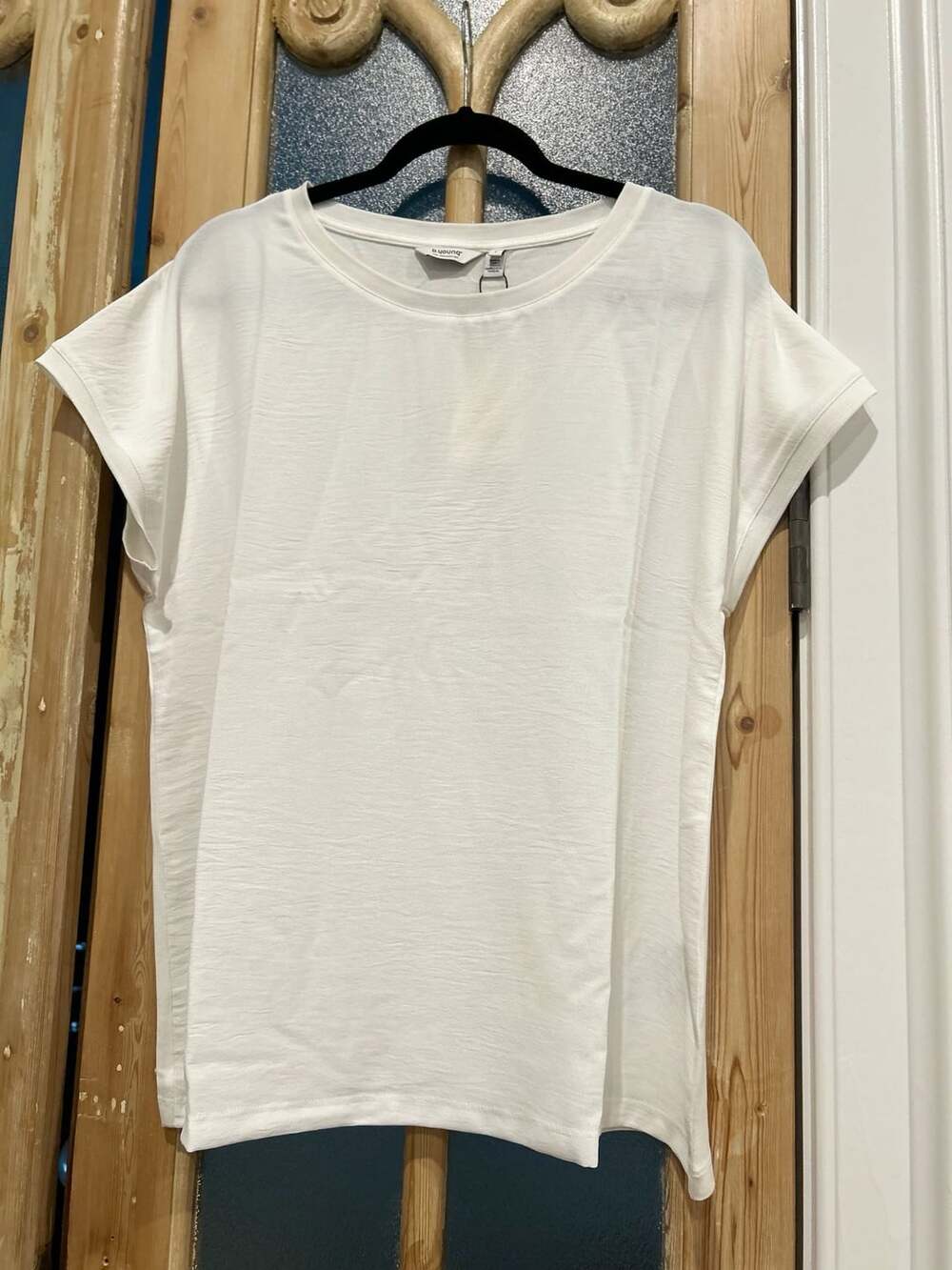 B.Young Bypanyax Tee Size L Marshmallow White Short Sleeve Top